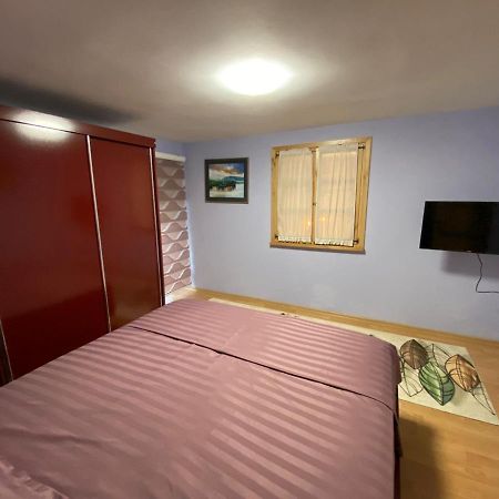B & B Pogradec Esterno foto