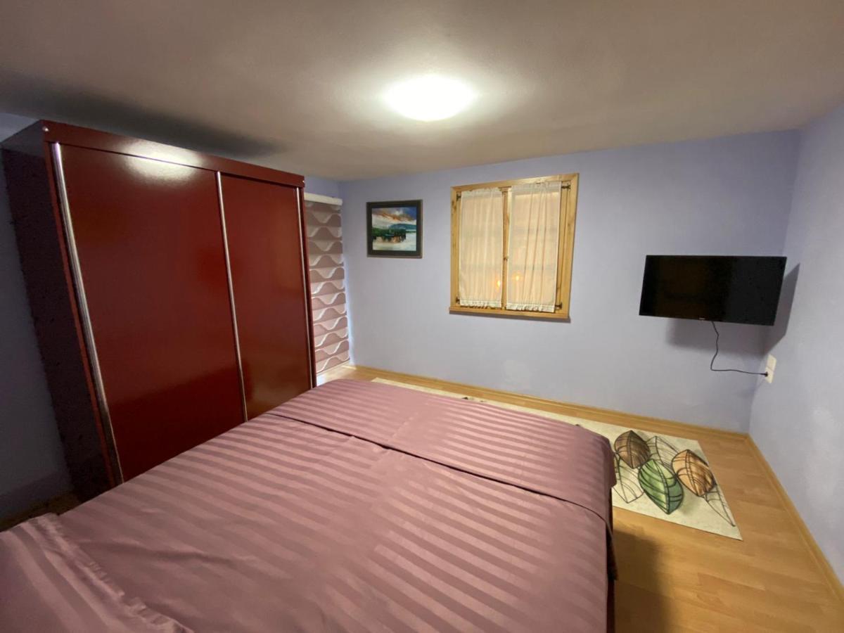 B & B Pogradec Esterno foto