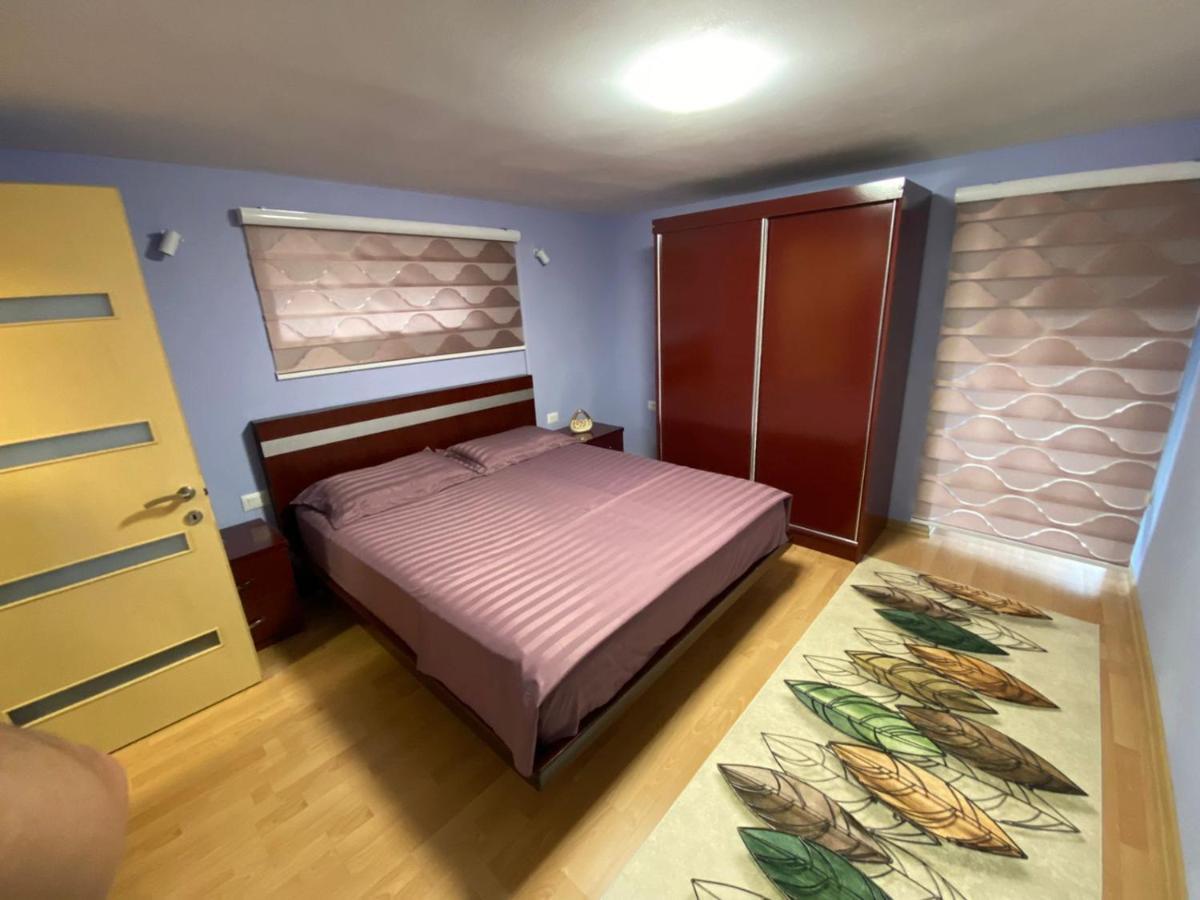 B & B Pogradec Esterno foto