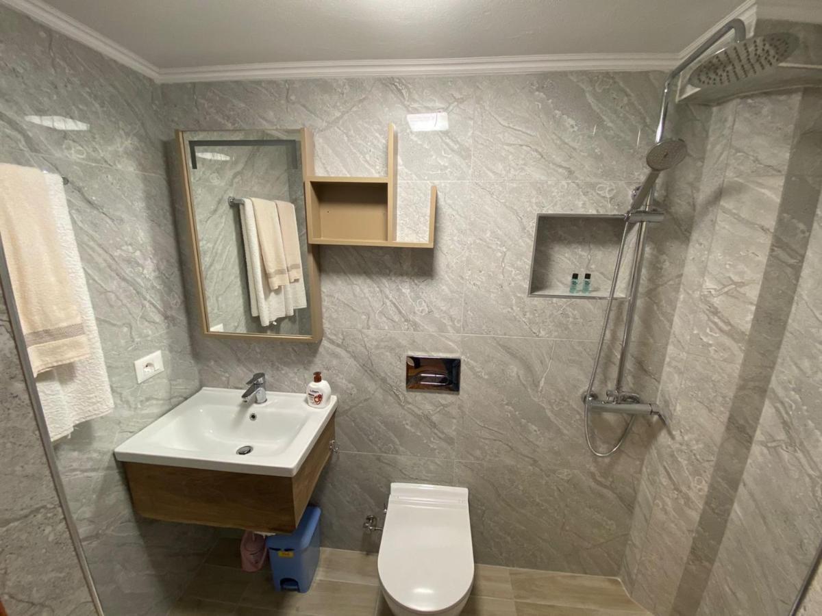B & B Pogradec Esterno foto