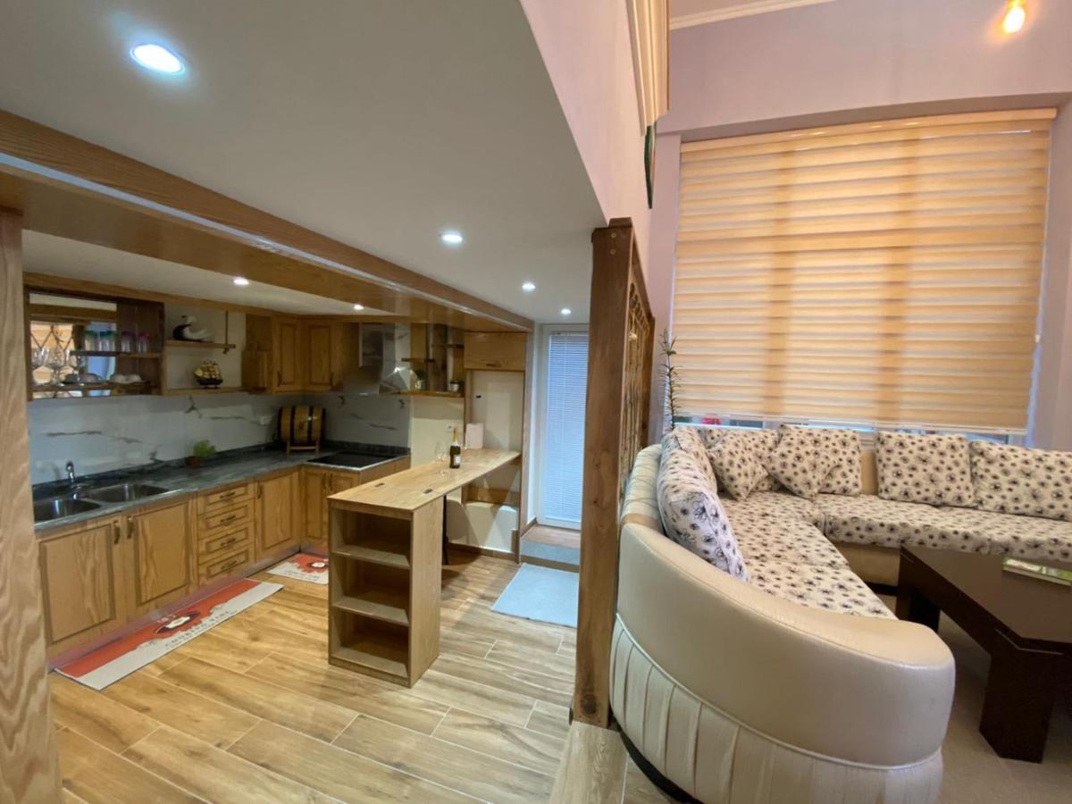 B & B Pogradec Esterno foto