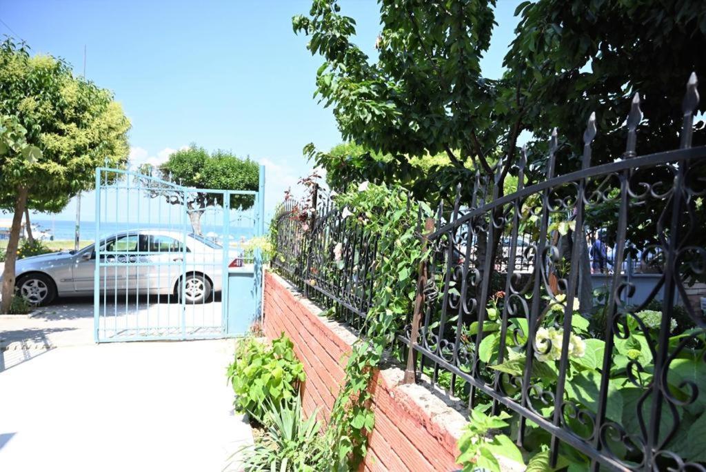 B & B Pogradec Esterno foto
