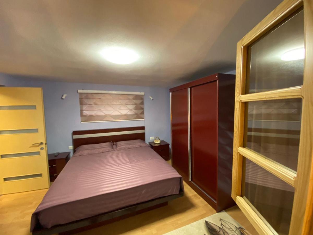 B & B Pogradec Esterno foto