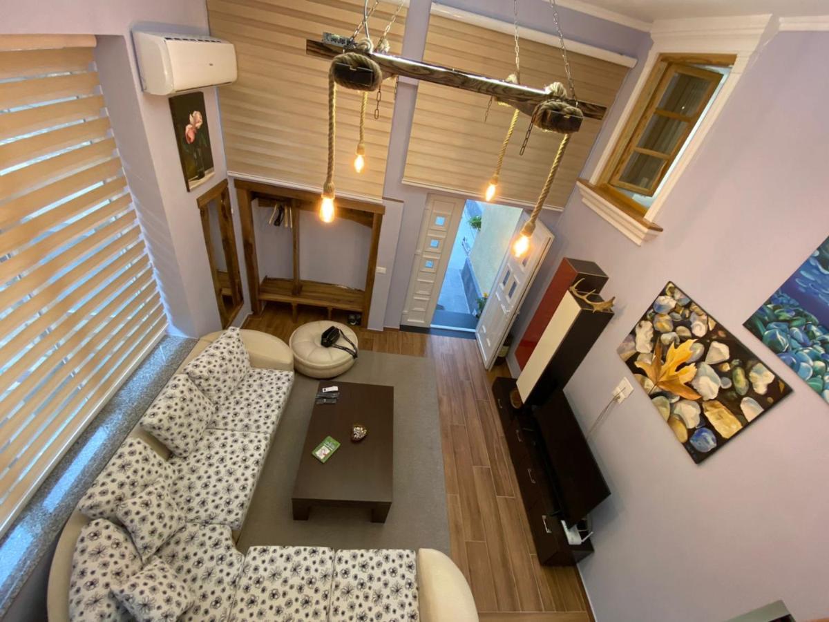 B & B Pogradec Esterno foto
